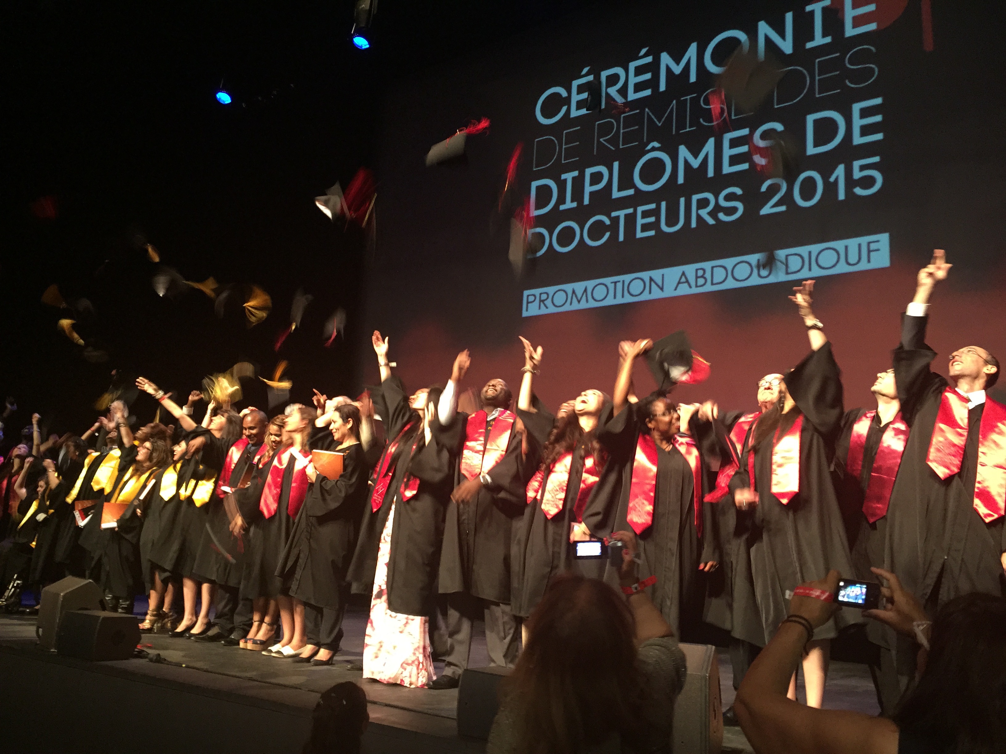 jeté de chapeaux diplômés UPVD